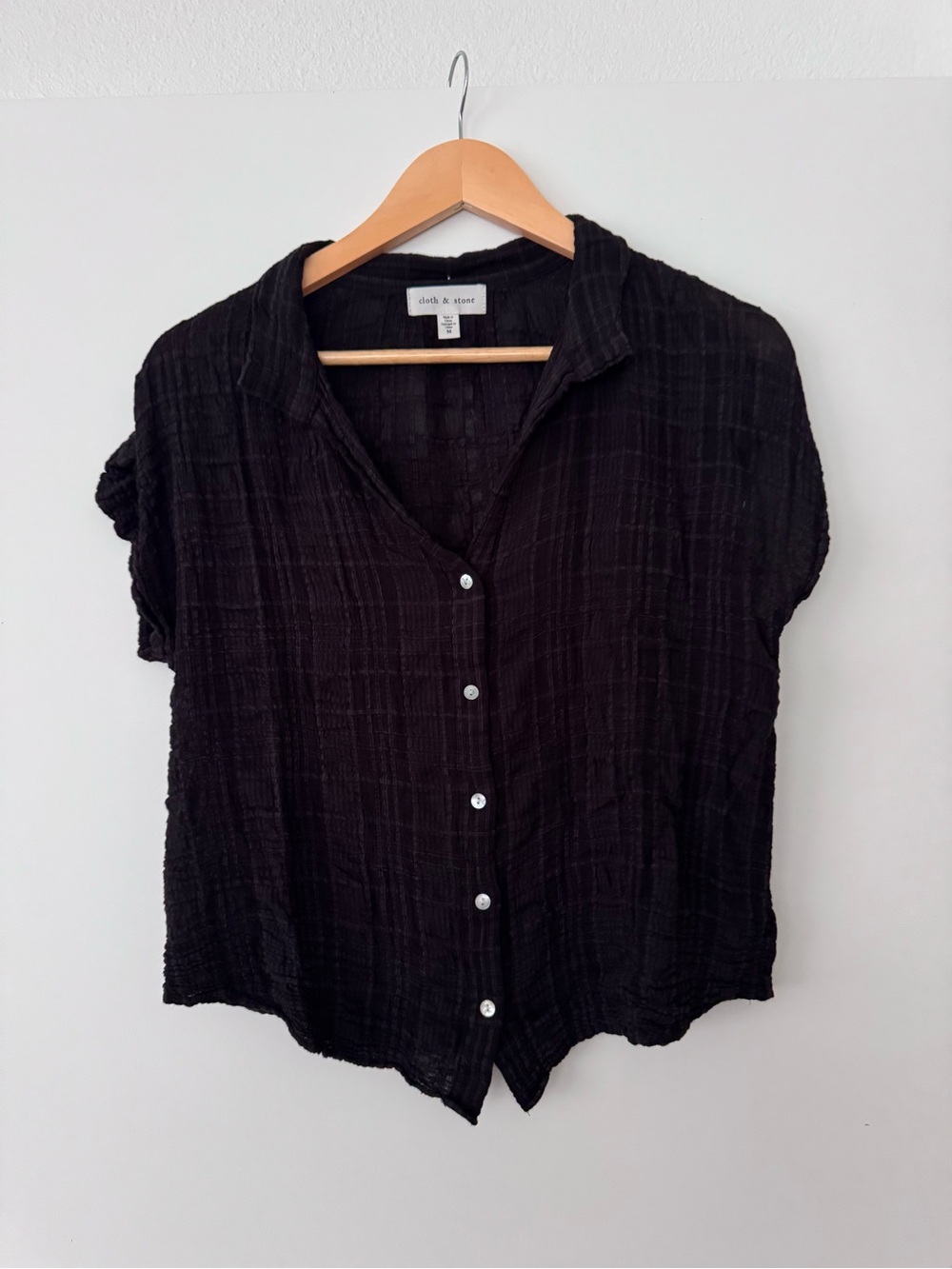 cloth & stone Black Short Sleeve Button Front Top